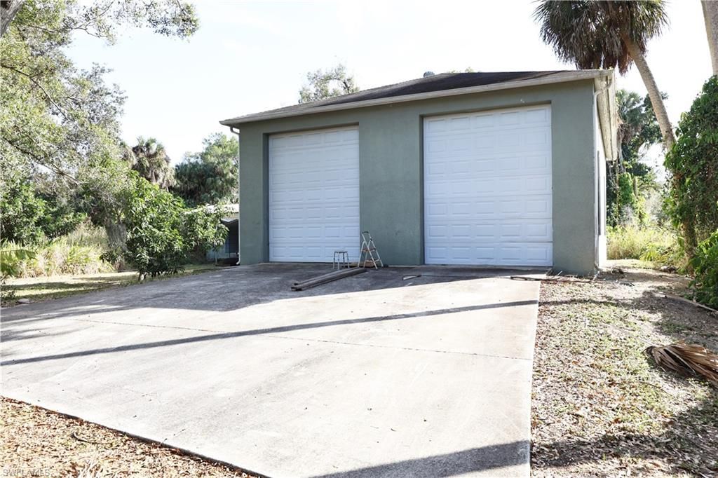253 W Mariana AVE, NORTH FORT MYERS, FL 33903 — exterior