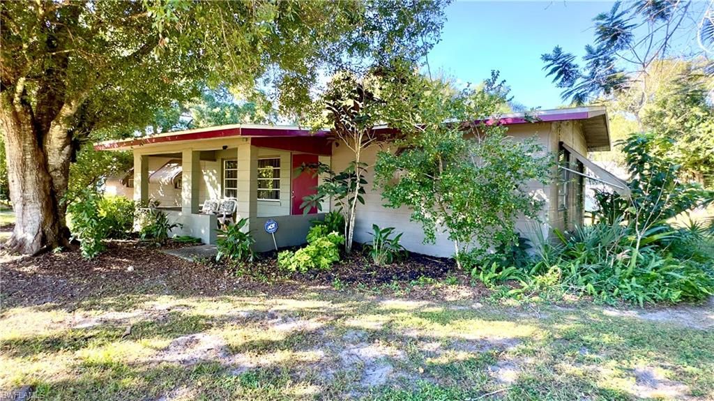 253 W Mariana AVE, NORTH FORT MYERS, FL 33903 — photo 2
