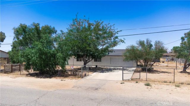 22634 Little Beaver, Apple Valley, CA 92308