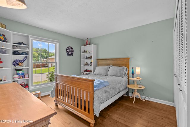 818 Dorsey Way, Louisville, KY 40223
