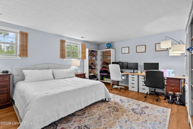 818 Dorsey Way, Louisville, KY 40223
