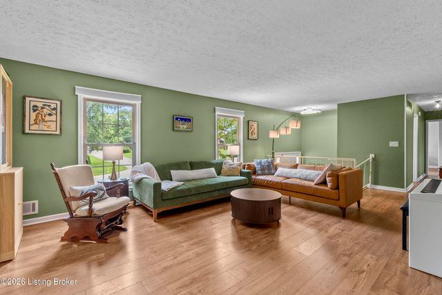 818 Dorsey Way, Louisville, KY 40223