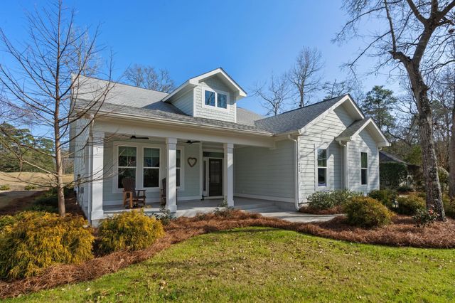 1422 Lighthouse Dr., North Myrtle Beach, SC 29582