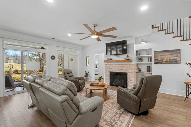 1422 Lighthouse Dr., North Myrtle Beach, SC 29582