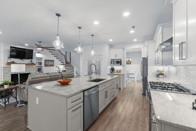 1422 Lighthouse Dr., North Myrtle Beach, SC 29582