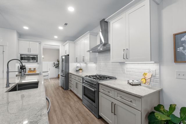 1422 Lighthouse Dr., North Myrtle Beach, SC 29582