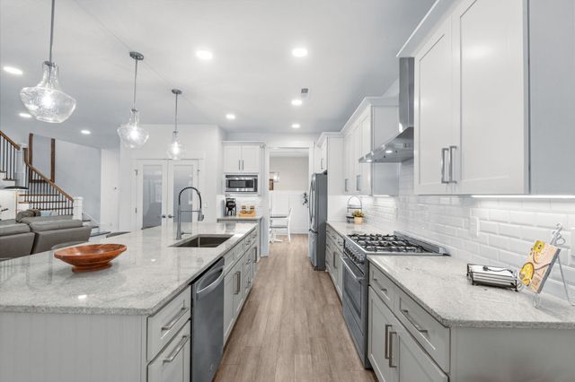 1422 Lighthouse Dr., North Myrtle Beach, SC 29582