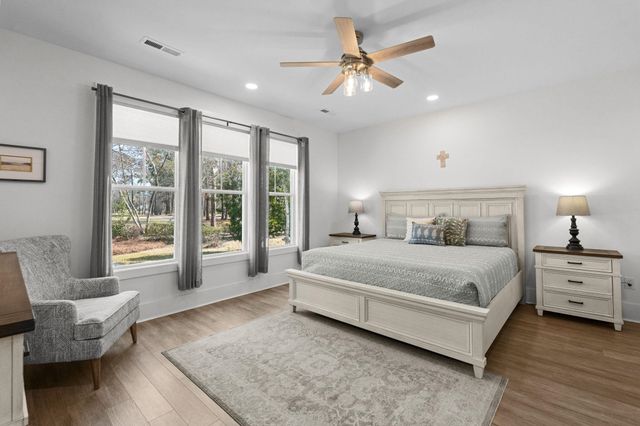 1422 Lighthouse Dr., North Myrtle Beach, SC 29582