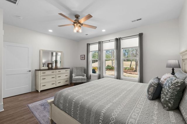 1422 Lighthouse Dr., North Myrtle Beach, SC 29582