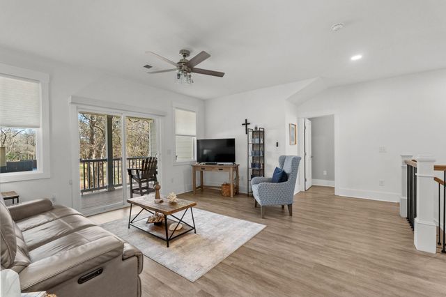 1422 Lighthouse Dr., North Myrtle Beach, SC 29582