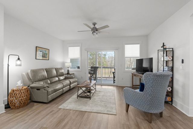 1422 Lighthouse Dr., North Myrtle Beach, SC 29582