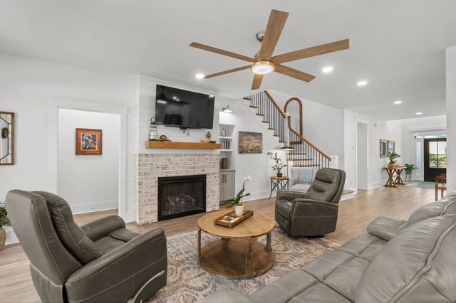 1422 Lighthouse Dr., North Myrtle Beach, SC 29582