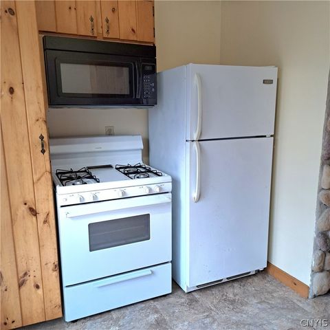 24 Wall Street, Amboy, NY 13028