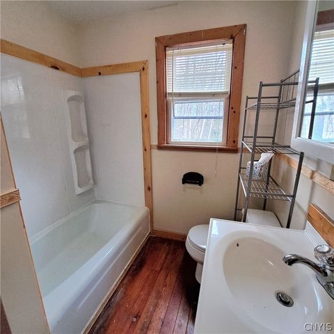 24 Wall Street, Amboy, NY 13028