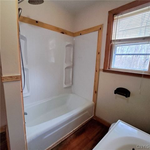 24 Wall Street, Amboy, NY 13028