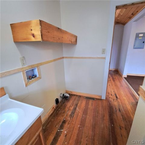 24 Wall Street, Amboy, NY 13028