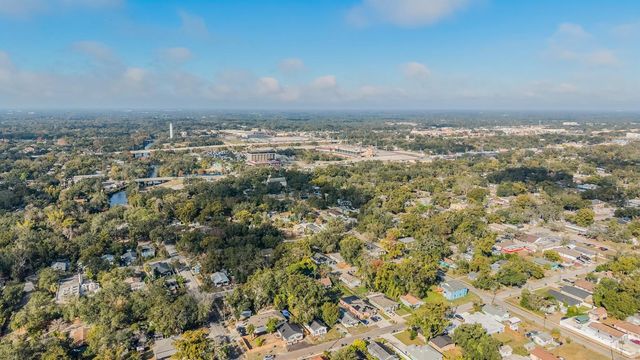 8006 N KLONDYKE STREET, Tampa, FL 33604