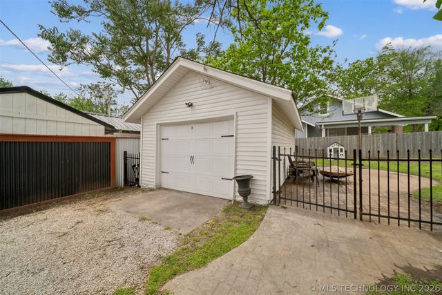 224 N 15th Street, Collinsville, OK 74021