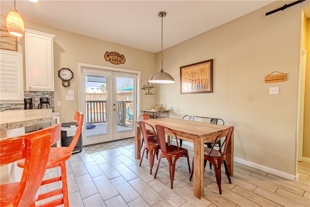 114 S Gulf St, Port Aransas, TX 78373