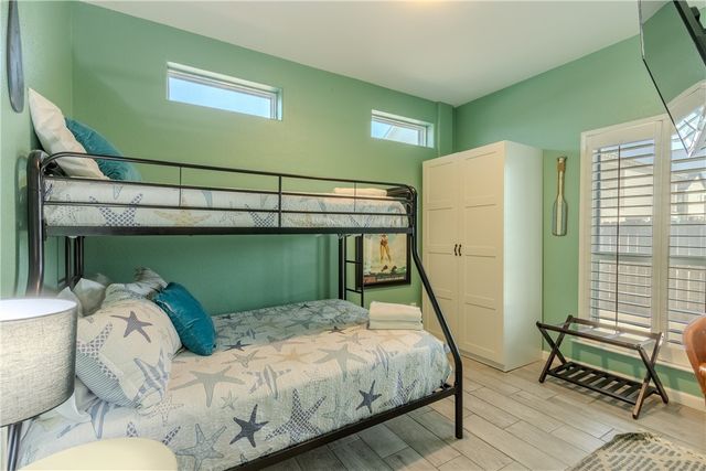 114 S Gulf St, Port Aransas, TX 78373