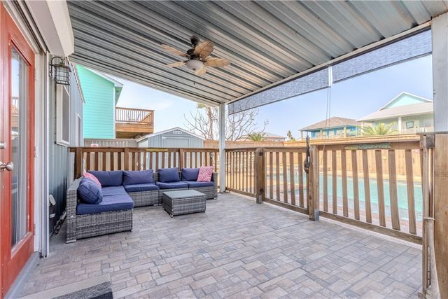 114 S Gulf St, Port Aransas, TX 78373