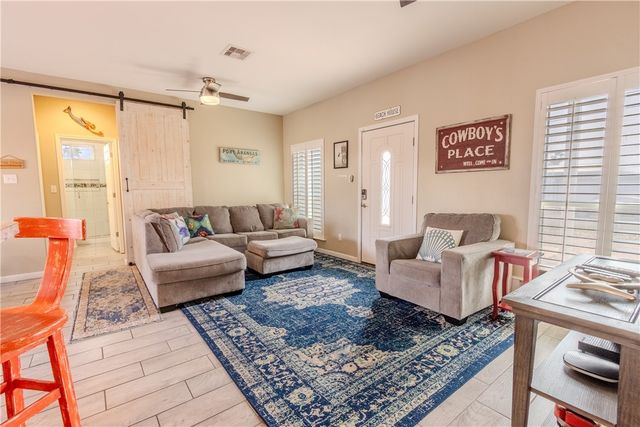 114 S Gulf St, Port Aransas, TX 78373