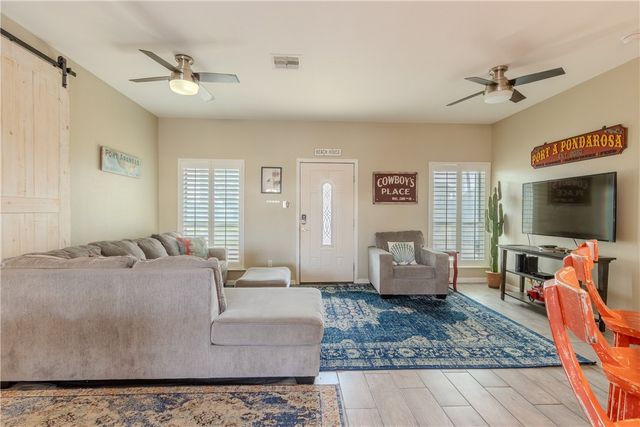 114 S Gulf St, Port Aransas, TX 78373