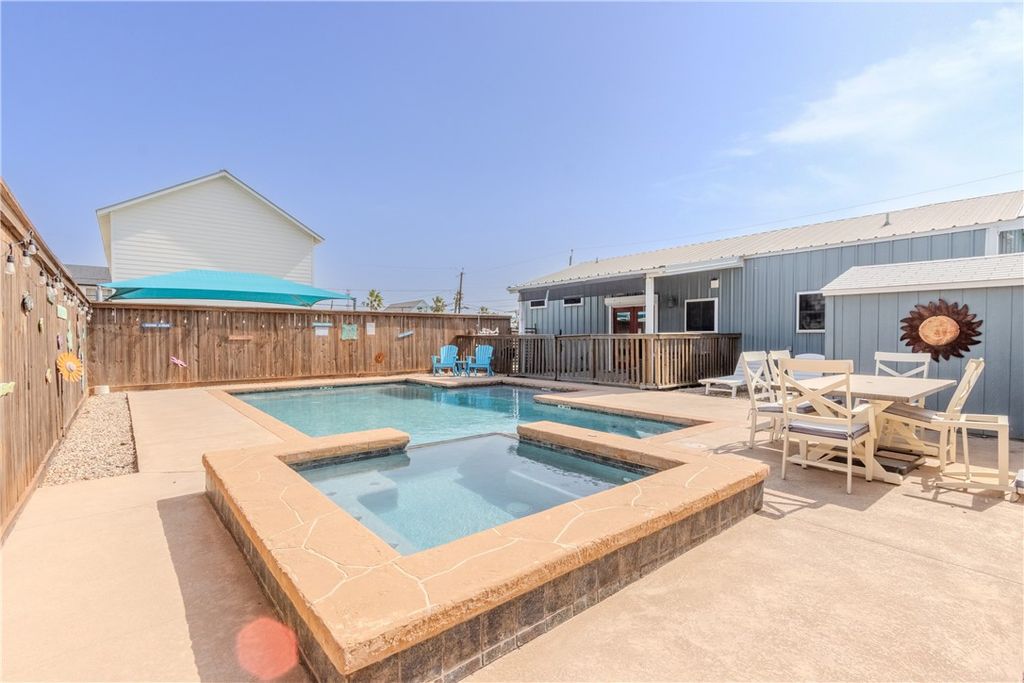 114 S Gulf St, Port Aransas, TX 78373 — photo 4