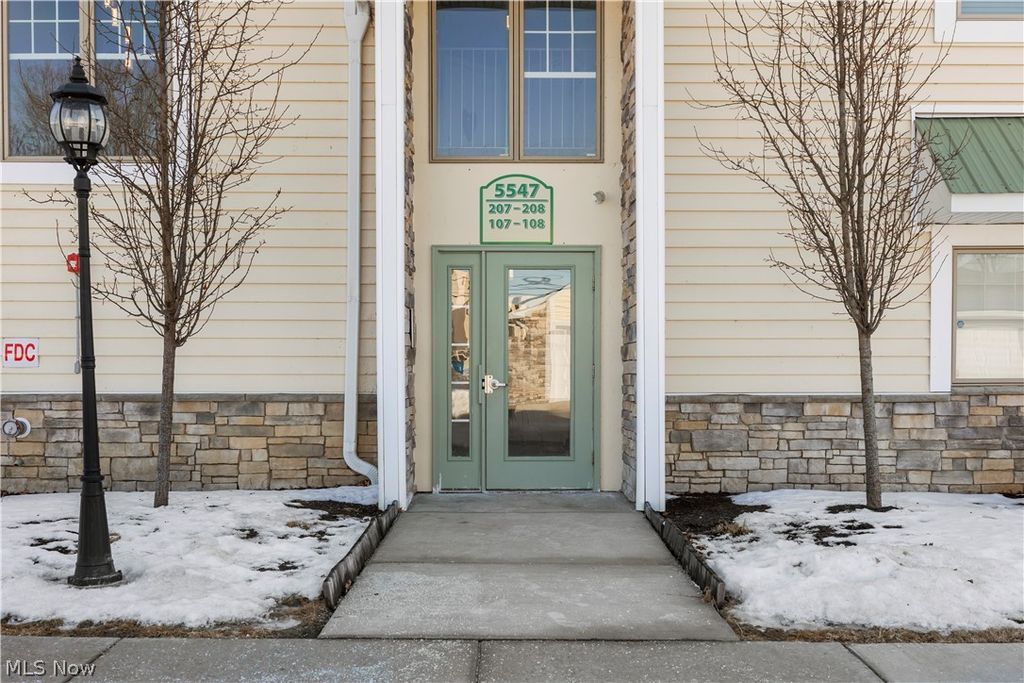 5547 Beavercrest Drive 107, Lorain, OH 44053