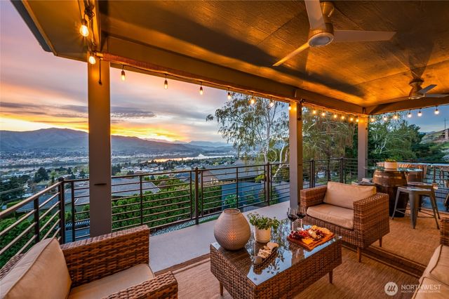 521 23rd Street NE, East Wenatchee, WA 98802