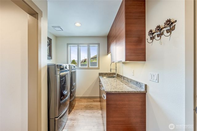 521 23rd Street NE, East Wenatchee, WA 98802