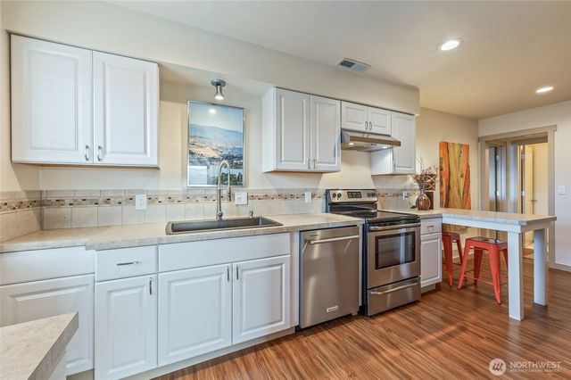 521 23rd Street NE, East Wenatchee, WA 98802