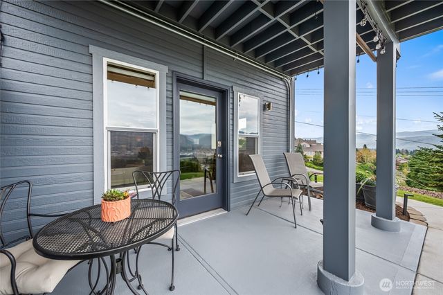 521 23rd Street NE, East Wenatchee, WA 98802