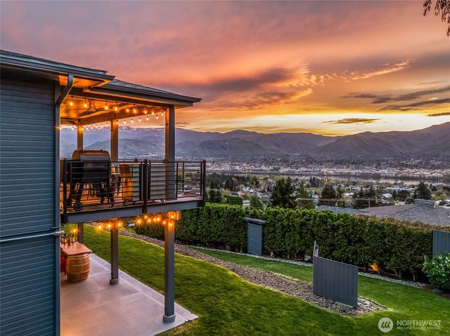 521 23rd Street NE, East Wenatchee, WA 98802