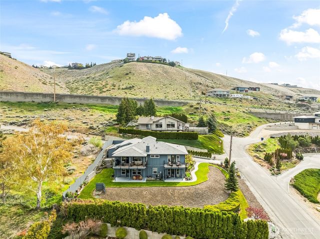 521 23rd Street NE, East Wenatchee, WA 98802