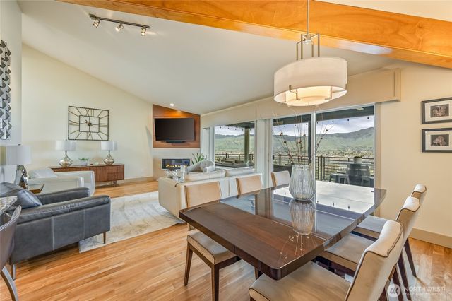 521 23rd Street NE, East Wenatchee, WA 98802