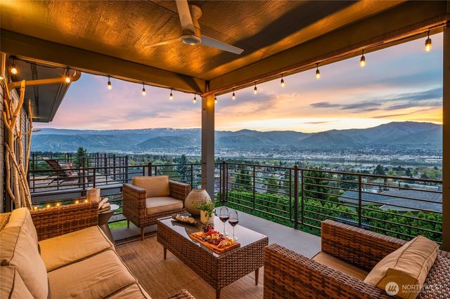 521 23rd Street NE, East Wenatchee, WA 98802