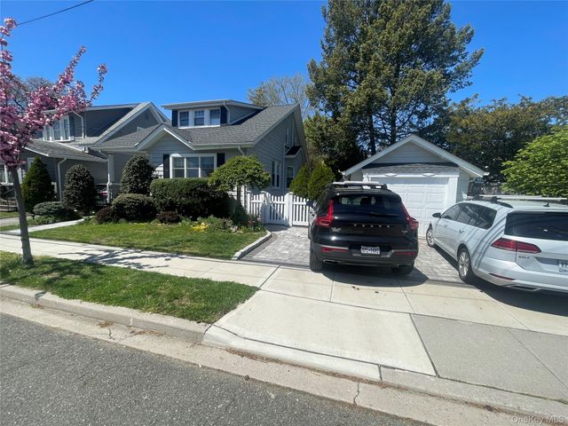 51 Ormond Street, Rockville Centre, NY 11570