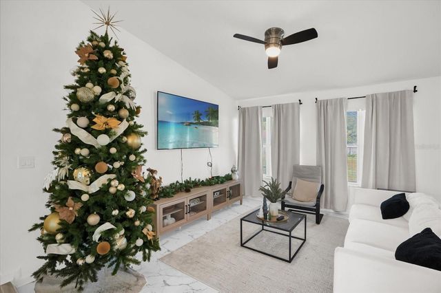 812 E. FLAG LANE, Kissimmee, FL 34759