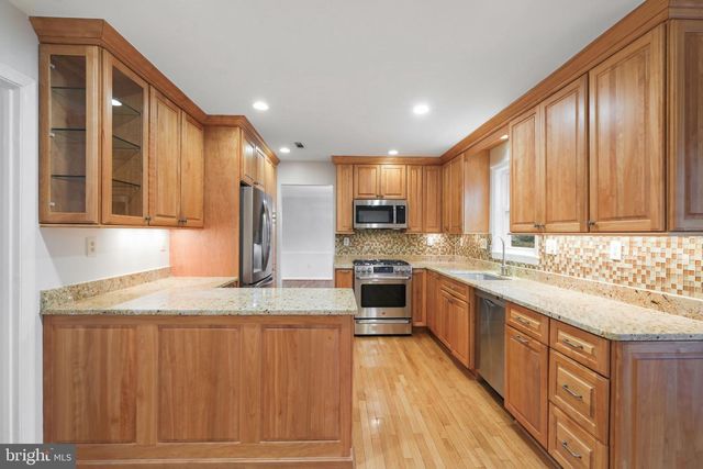 6 KIRKWALL CT, Potomac, MD 20854