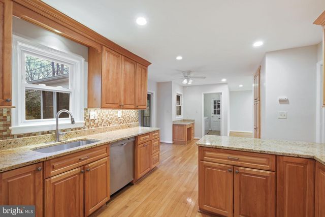 6 KIRKWALL CT, Potomac, MD 20854