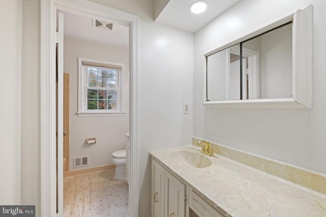 6 KIRKWALL CT, Potomac, MD 20854