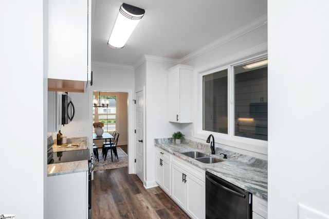 100 Potomac Avenue, Greenville, SC 29605