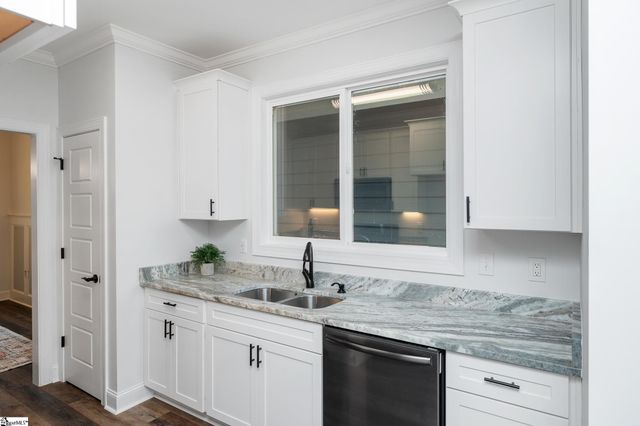 100 Potomac Avenue, Greenville, SC 29605