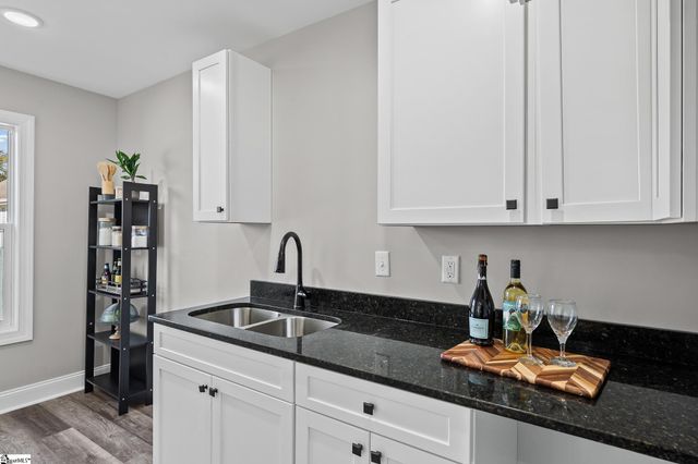 100 Potomac Avenue, Greenville, SC 29605