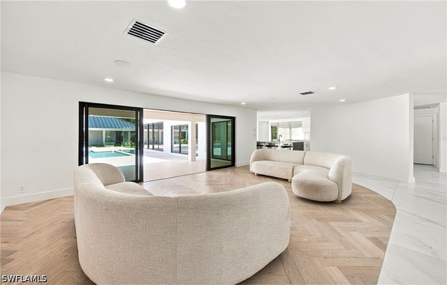 620 Carica RD, Naples, FL 34108