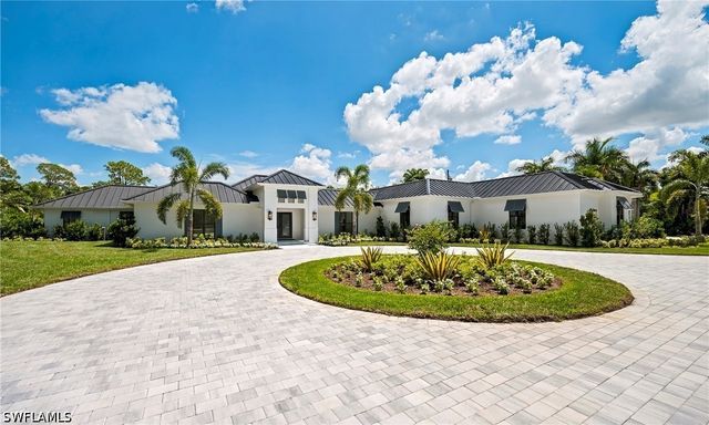 620 Carica RD, Naples, FL 34108