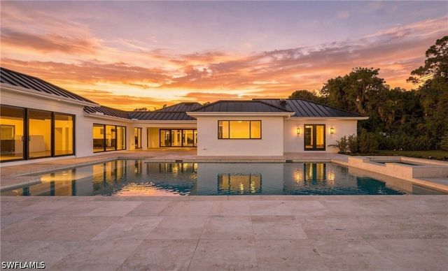 620 Carica RD, Naples, FL 34108