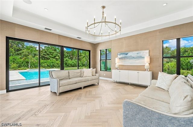 620 Carica RD, Naples, FL 34108