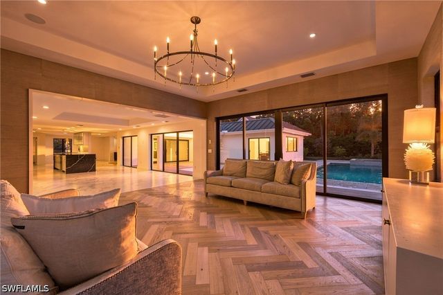 620 Carica RD, Naples, FL 34108
